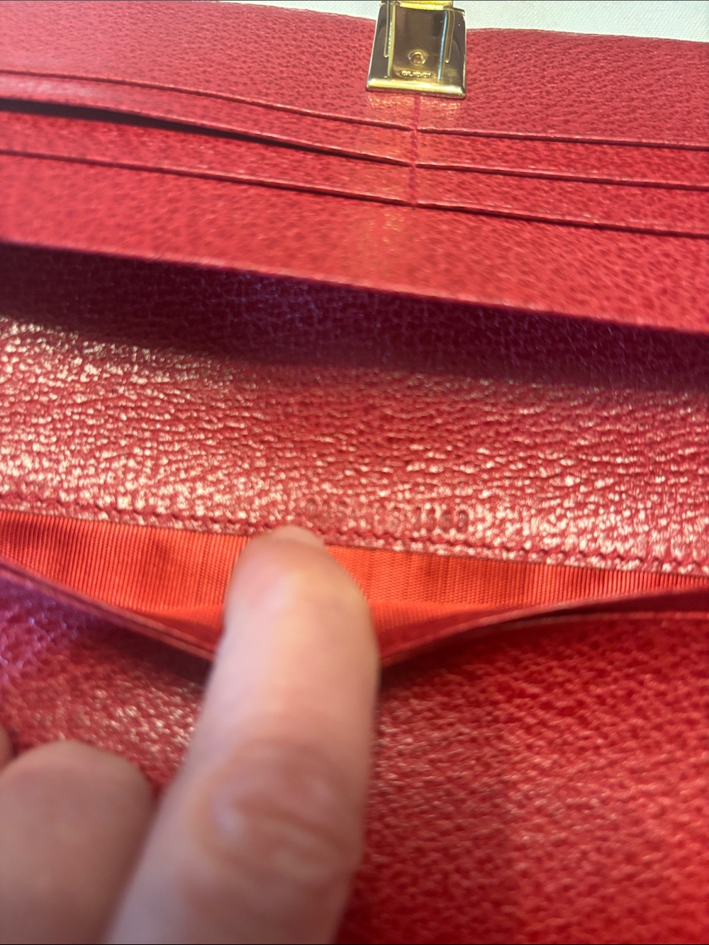 Gucci vintage Red Pebbled Leather Clasp Continental Wallet with box - Picture 7 of 17